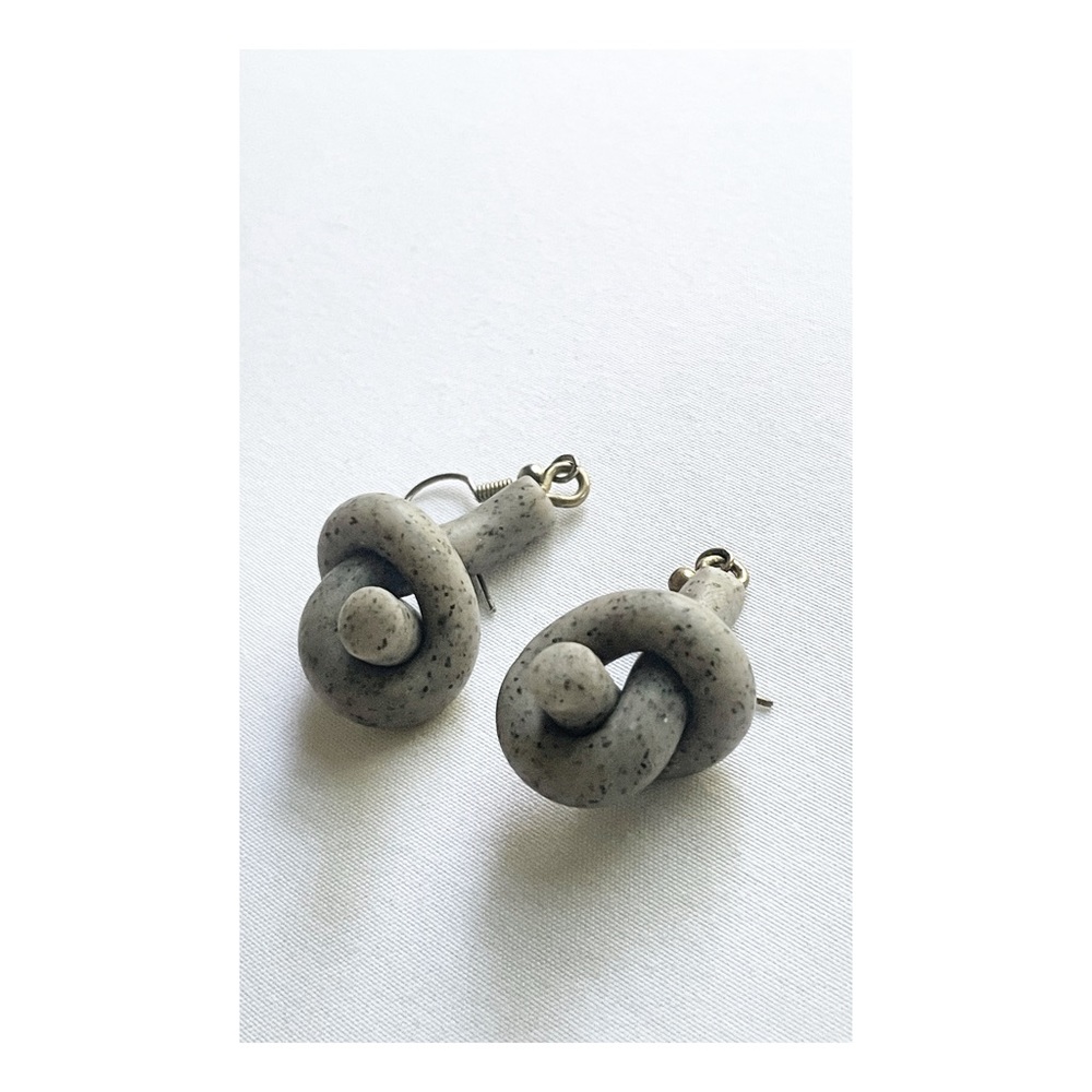 HANDMADE | KNOT EARRINGS - Picture 4 of 7
